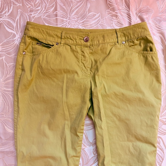 GERRY WEBER Women's Straight Leg Green Slightly Cropped Jeans - Size XL - Picture 2 of 10